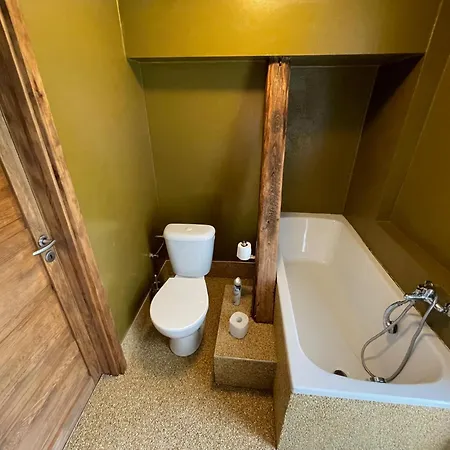 Hotel Pastviny فندق *